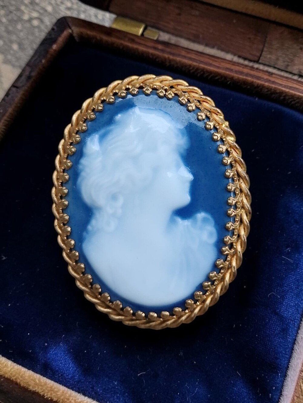 Antique Cameo Brooch